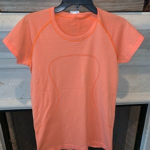 Lululemon Workout Top NWOT sz S